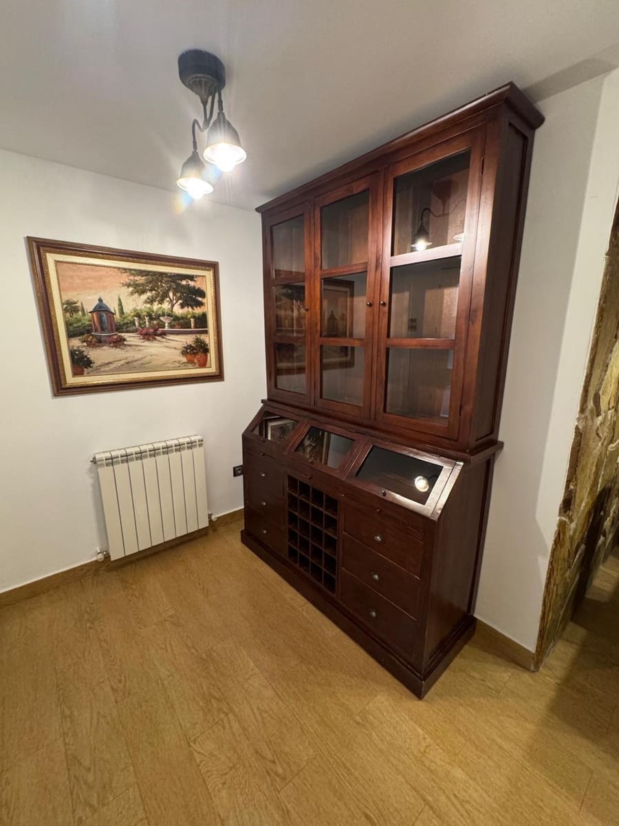 3 soveværelse Penthouse til leje i Sevilla by med swimmingpool garage - € 1.700 (Ref: 9427289)