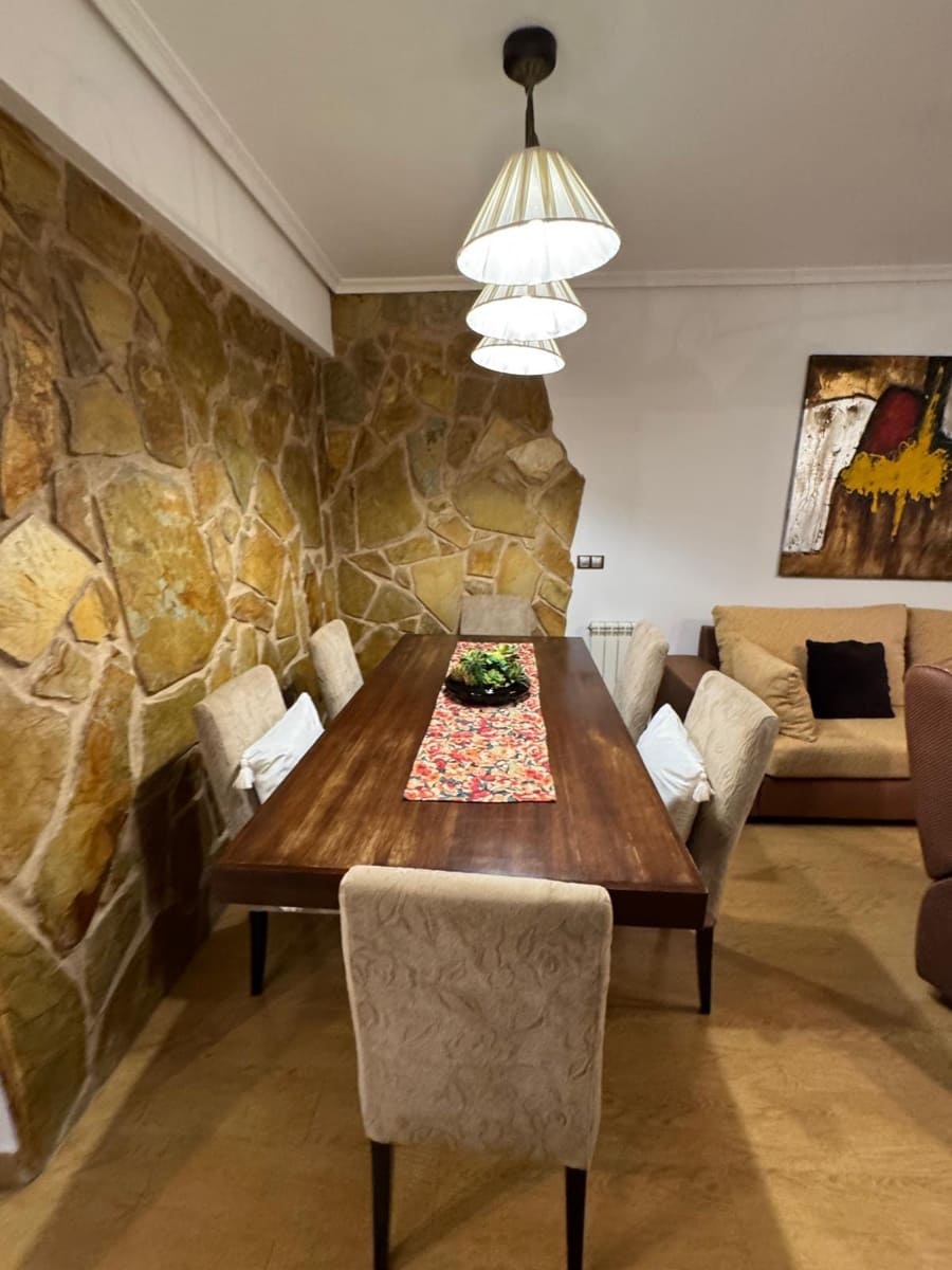 3 soveværelse Penthouse til leje i Sevilla by med swimmingpool garage - € 1.700 (Ref: 9427289)