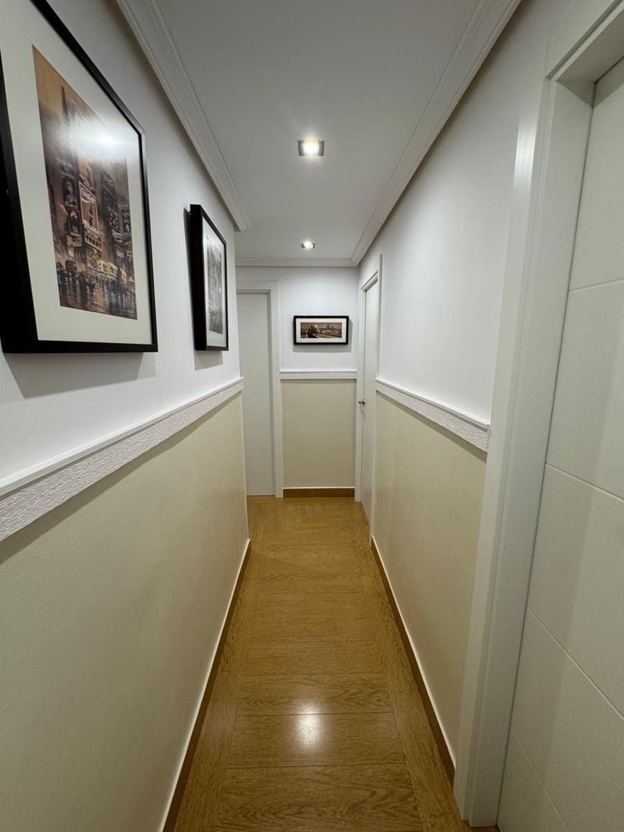 3 soveværelse Penthouse til leje i Sevilla by med swimmingpool garage - € 1.700 (Ref: 9427289)