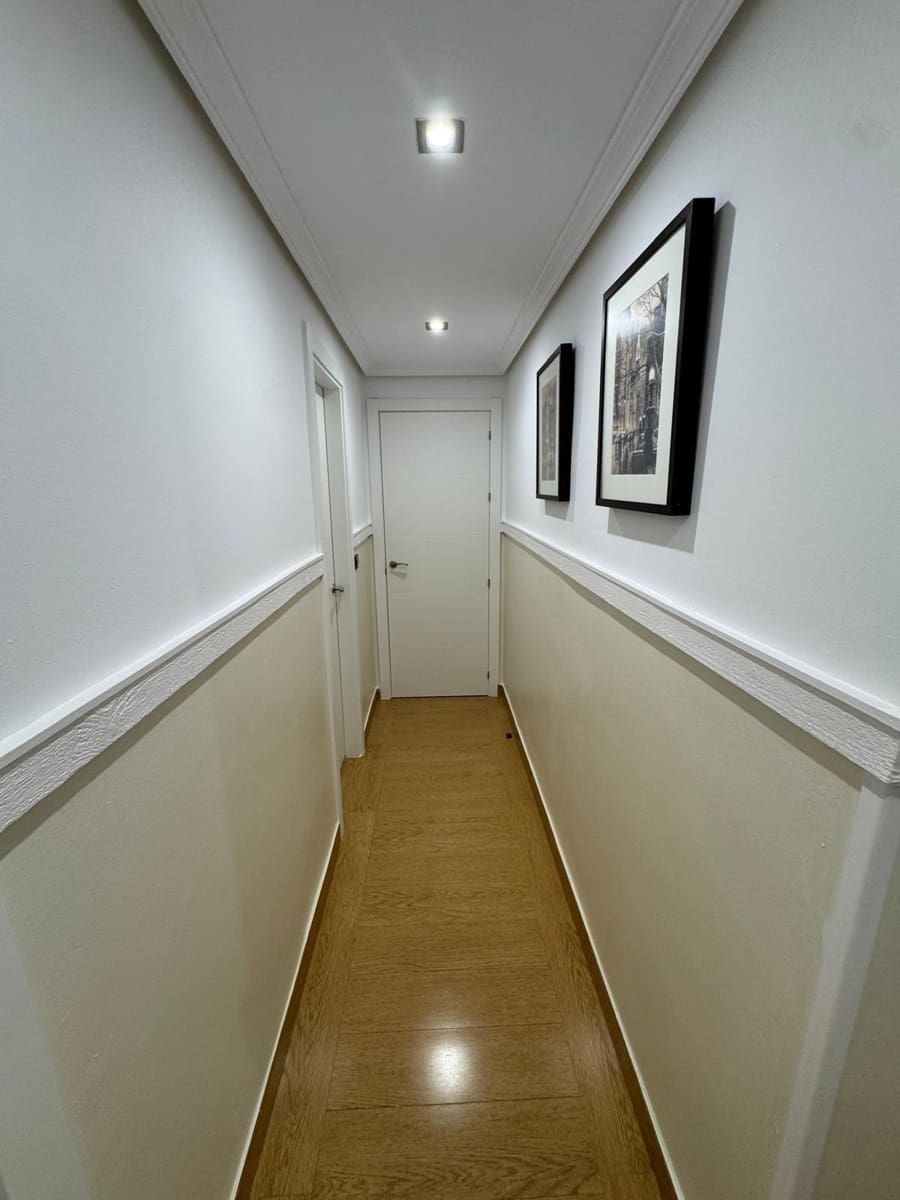 3 soveværelse Penthouse til leje i Sevilla by med swimmingpool garage - € 1.700 (Ref: 9427289)