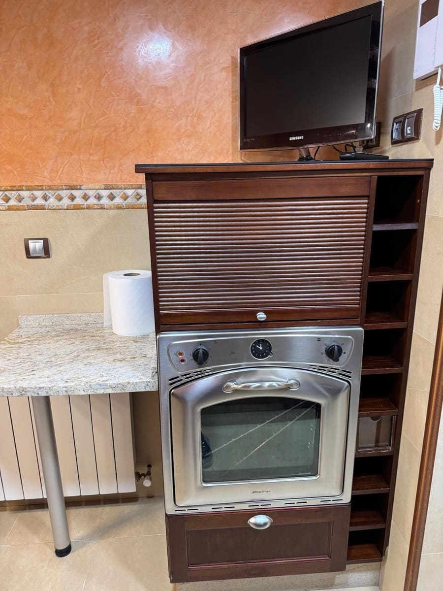 3 soveværelse Penthouse til leje i Sevilla by med swimmingpool garage - € 1.700 (Ref: 9427289)