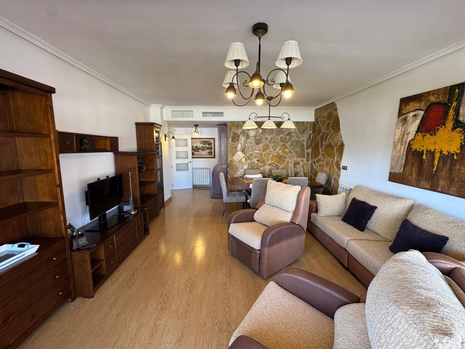 3 soveværelse Penthouse til leje i Sevilla by med swimmingpool garage - € 1.700 (Ref: 9427289)