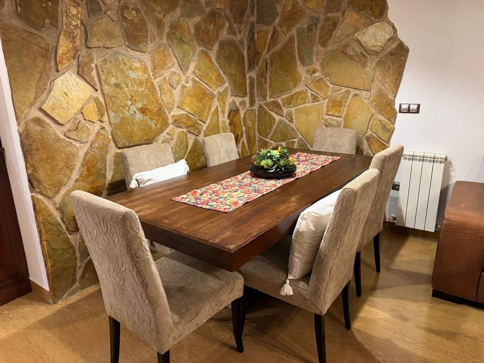 3 soveværelse Penthouse til leje i Sevilla by med swimmingpool garage - € 1.700 (Ref: 9427289)