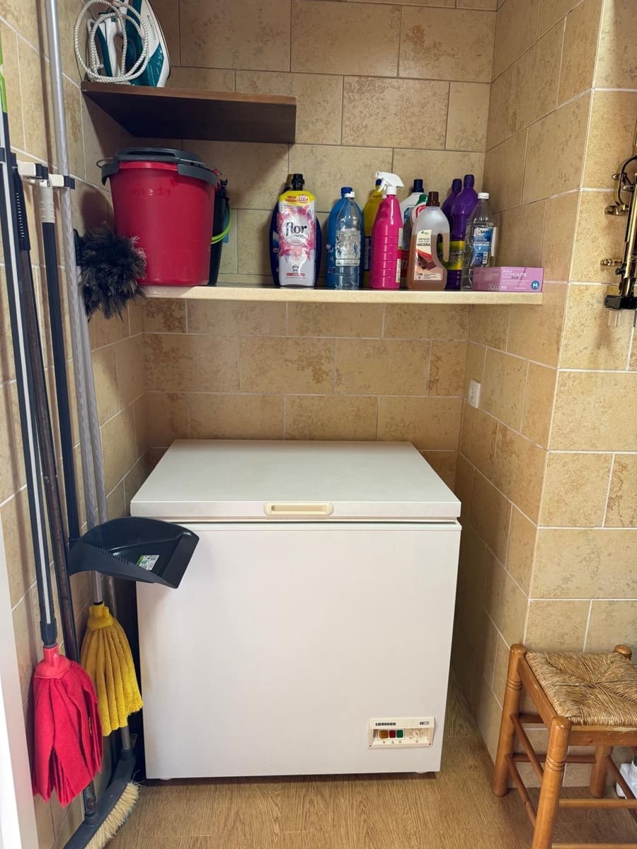 3 soveværelse Penthouse til leje i Sevilla by med swimmingpool garage - € 1.700 (Ref: 9427289)