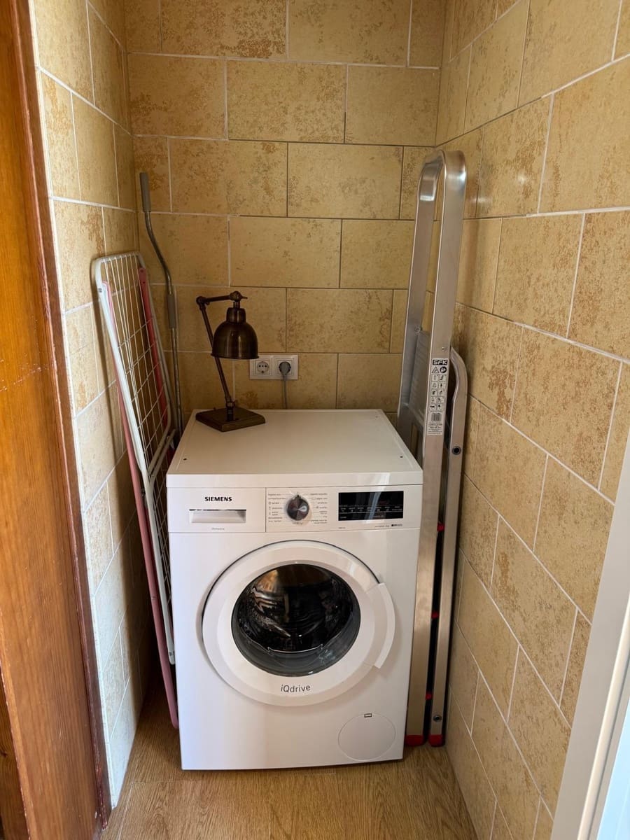 3 soveværelse Penthouse til leje i Sevilla by med swimmingpool garage - € 1.700 (Ref: 9427289)