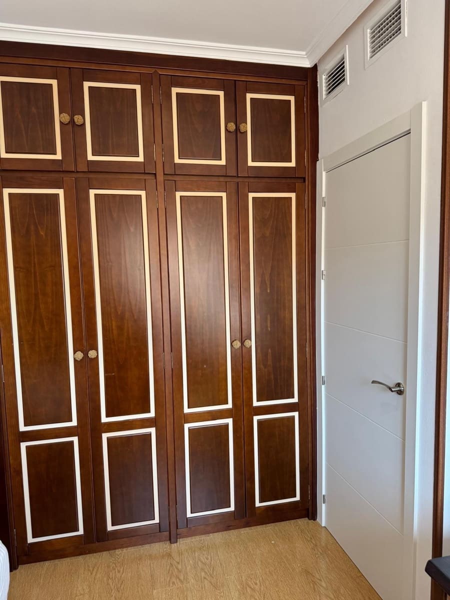 3 soveværelse Penthouse til leje i Sevilla by med swimmingpool garage - € 1.700 (Ref: 9427289)