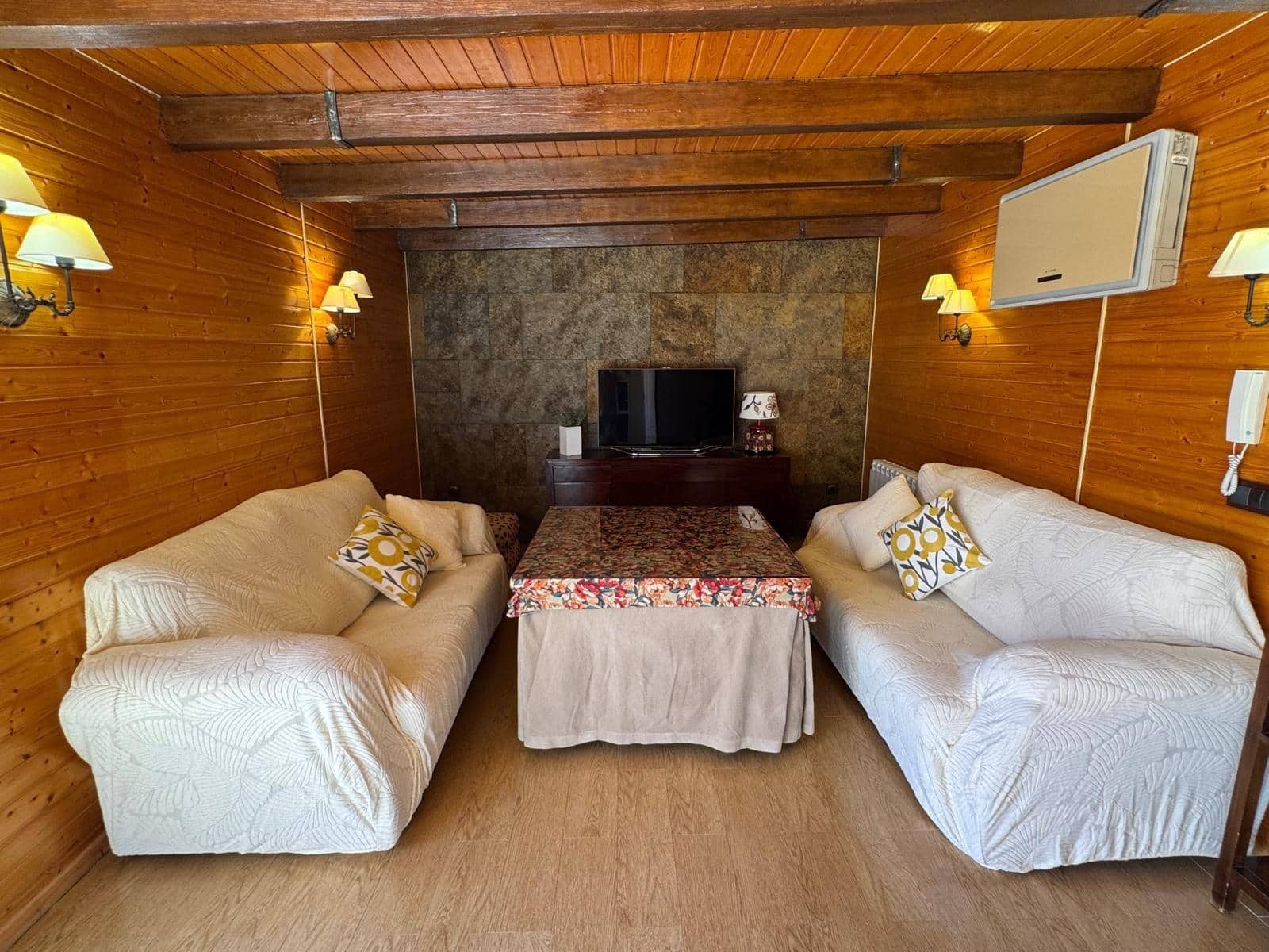 3 soveværelse Penthouse til leje i Sevilla by med swimmingpool garage - € 1.700 (Ref: 9427289)