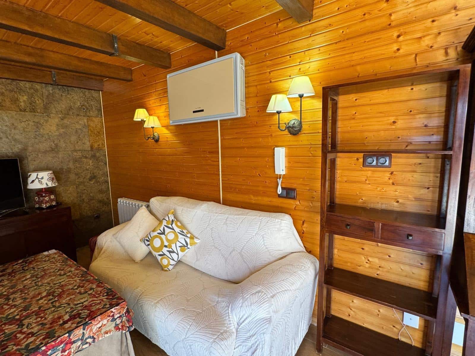 3 soveværelse Penthouse til leje i Sevilla by med swimmingpool garage - € 1.700 (Ref: 9427289)