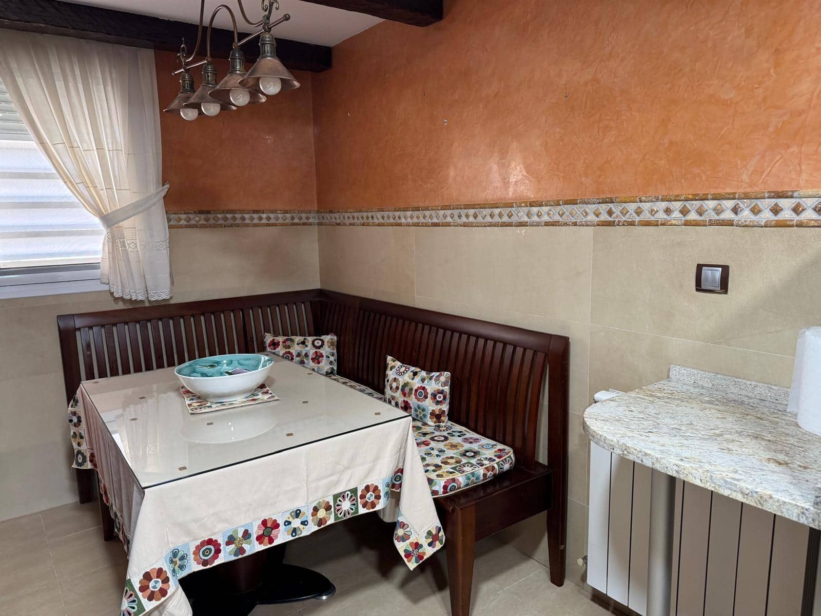 3 soveværelse Penthouse til leje i Sevilla by med swimmingpool garage - € 1.700 (Ref: 9427289)