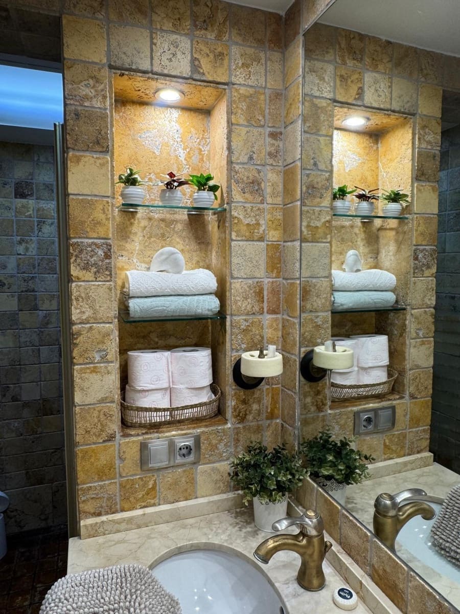 3 soveværelse Penthouse til leje i Sevilla by med swimmingpool garage - € 1.700 (Ref: 9427289)