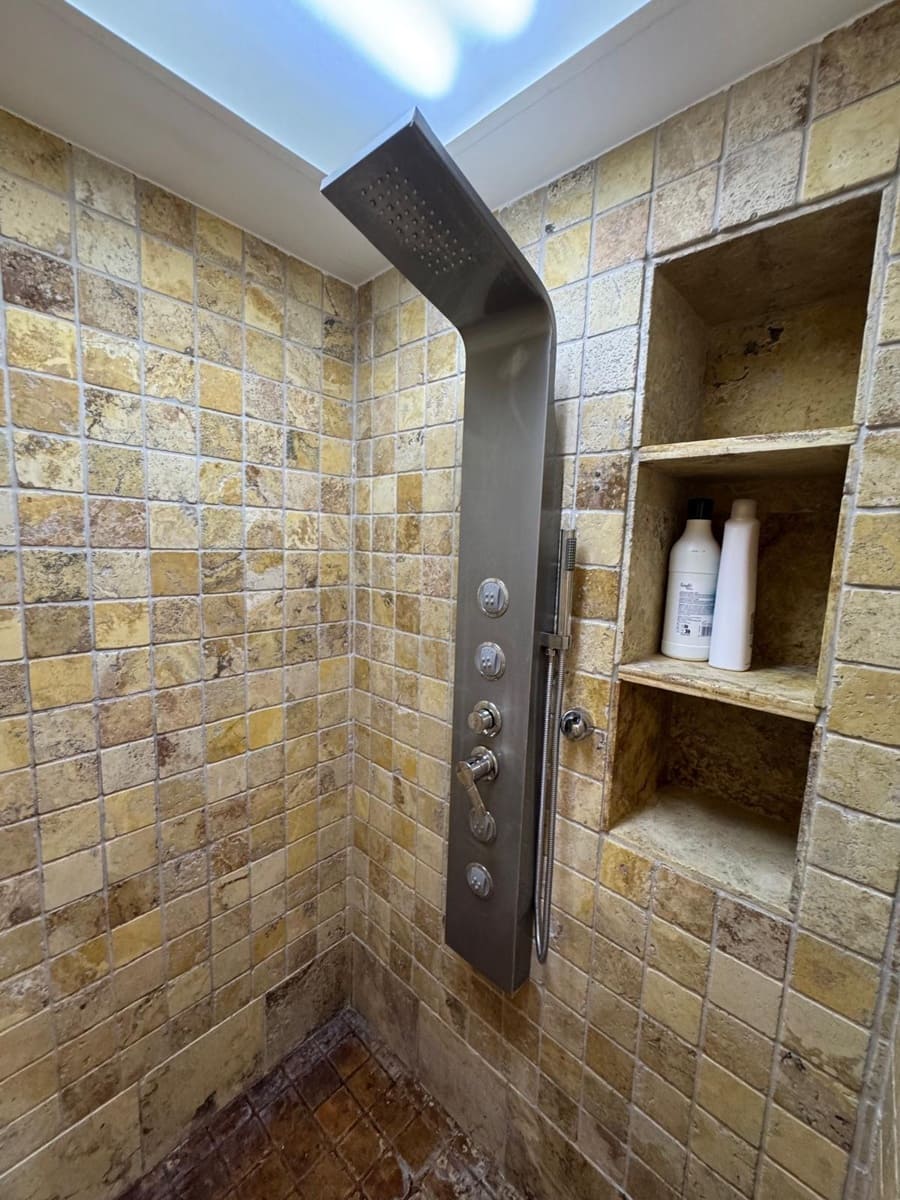 3 soveværelse Penthouse til leje i Sevilla by med swimmingpool garage - € 1.700 (Ref: 9427289)