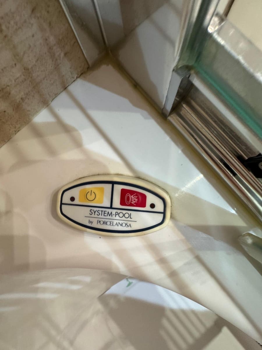 3 soveværelse Penthouse til leje i Sevilla by med swimmingpool garage - € 1.700 (Ref: 9427289)