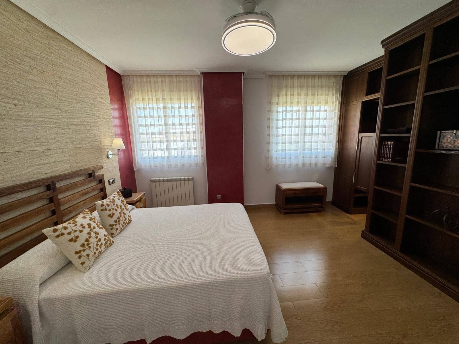 3 soveværelse Penthouse til leje i Sevilla by med swimmingpool garage - € 1.700 (Ref: 9427289)