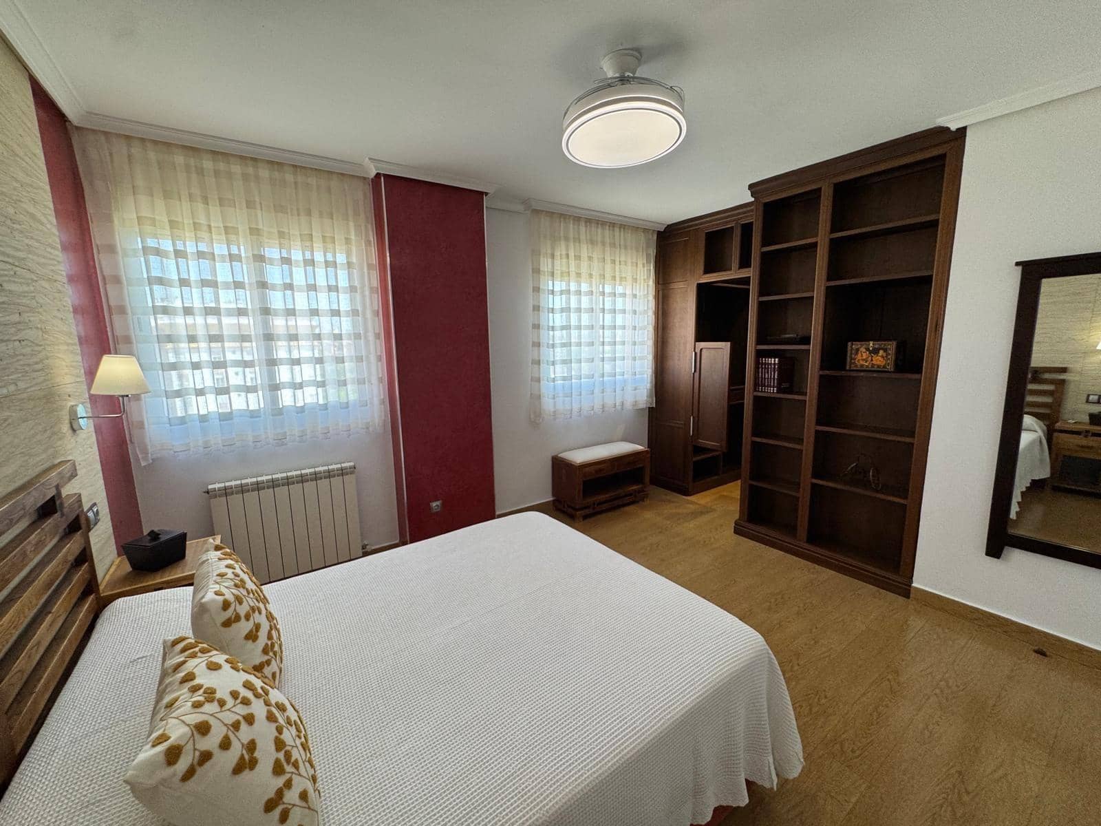 3 soveværelse Penthouse til leje i Sevilla by med swimmingpool garage - € 1.700 (Ref: 9427289)