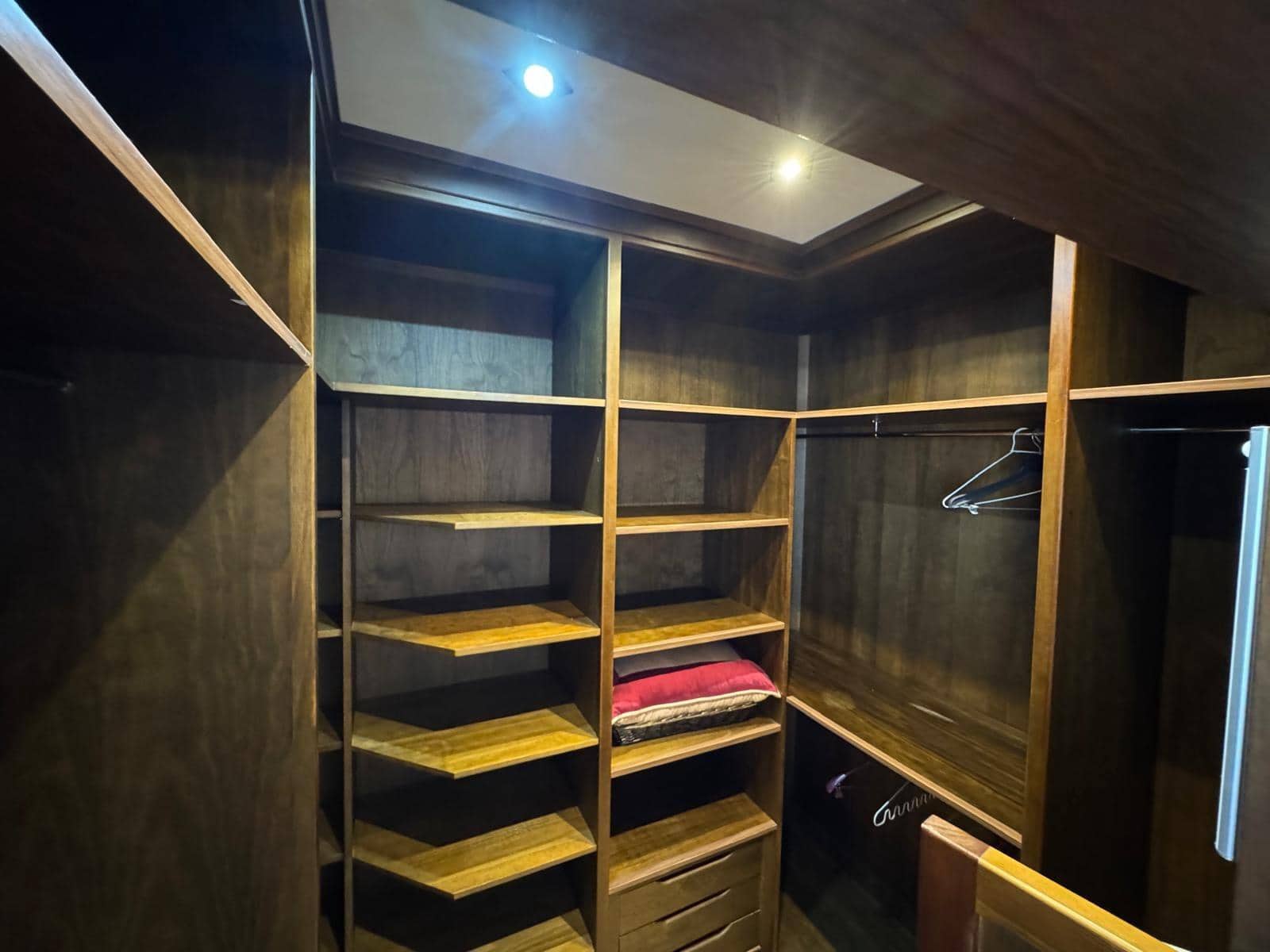 3 soveværelse Penthouse til leje i Sevilla by med swimmingpool garage - € 1.700 (Ref: 9427289)