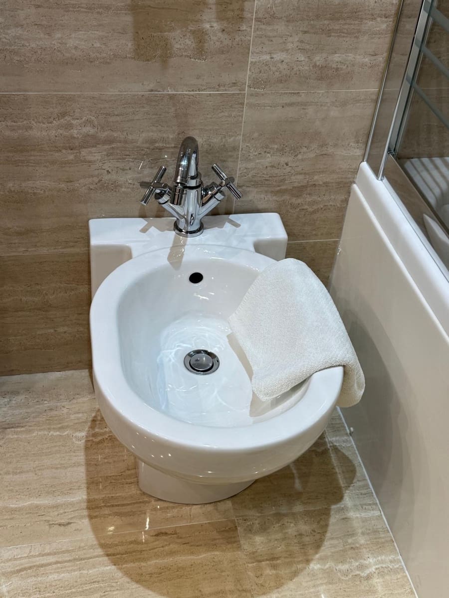 3 soveværelse Penthouse til leje i Sevilla by med swimmingpool garage - € 1.700 (Ref: 9427289)