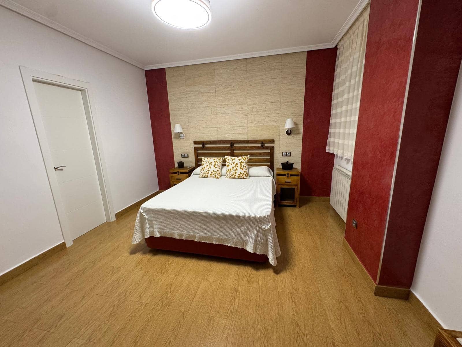 3 soveværelse Penthouse til leje i Sevilla by med swimmingpool garage - € 1.700 (Ref: 9427289)