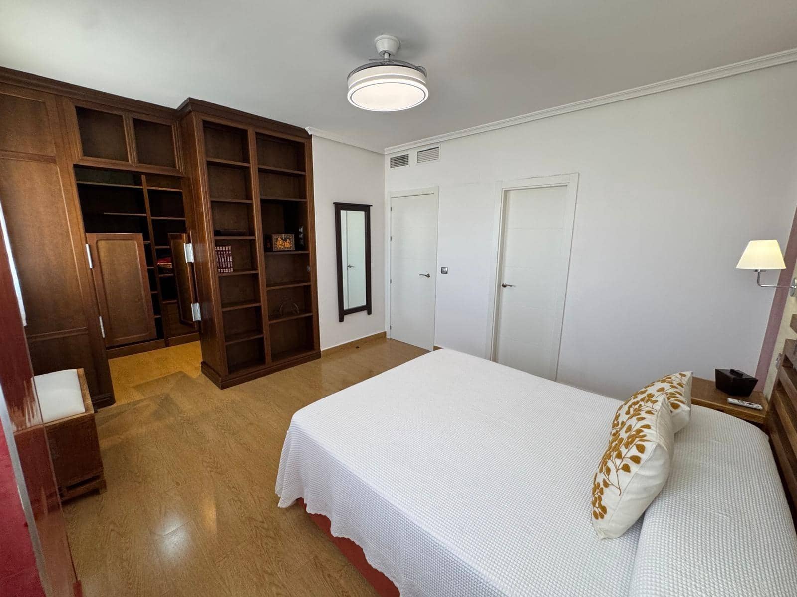 3 soveværelse Penthouse til leje i Sevilla by med swimmingpool garage - € 1.700 (Ref: 9427289)