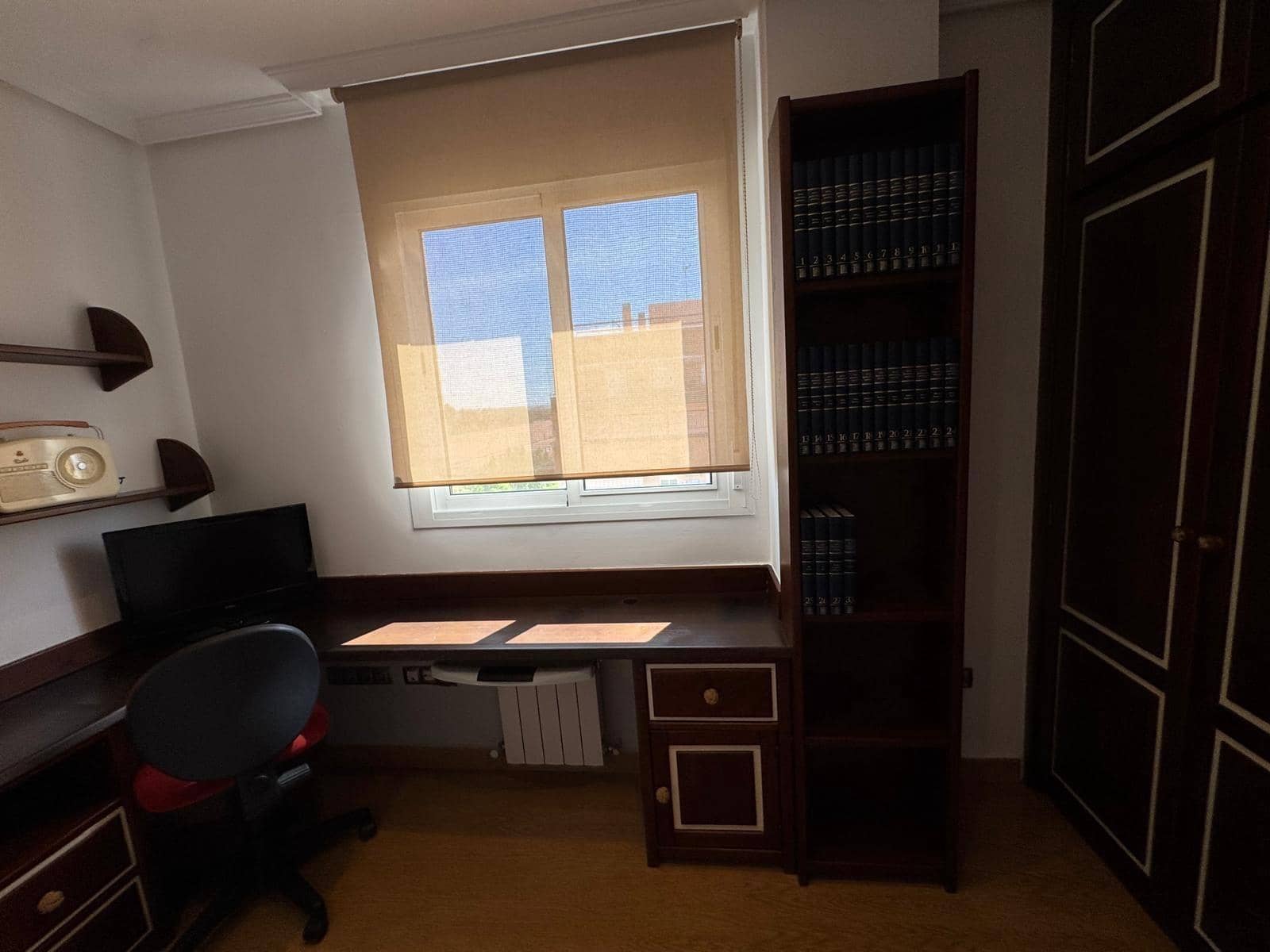 3 soveværelse Penthouse til leje i Sevilla by med swimmingpool garage - € 1.700 (Ref: 9427289)