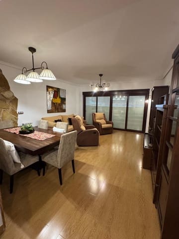 3 soveværelse Penthouse til leje i Sevilla by med swimmingpool garage - € 1.700 (Ref: 9427289)