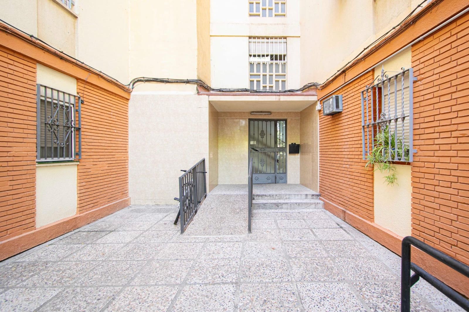 3 slaapkamer Flat te koop in Sevilla stad - € 180.000 (Ref: 9427290)
