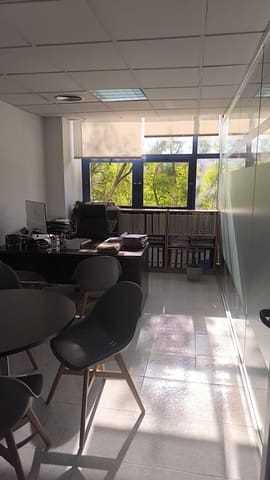 Kontor til salgs i Sevilla by - € 55 000 (Ref: 9431126)