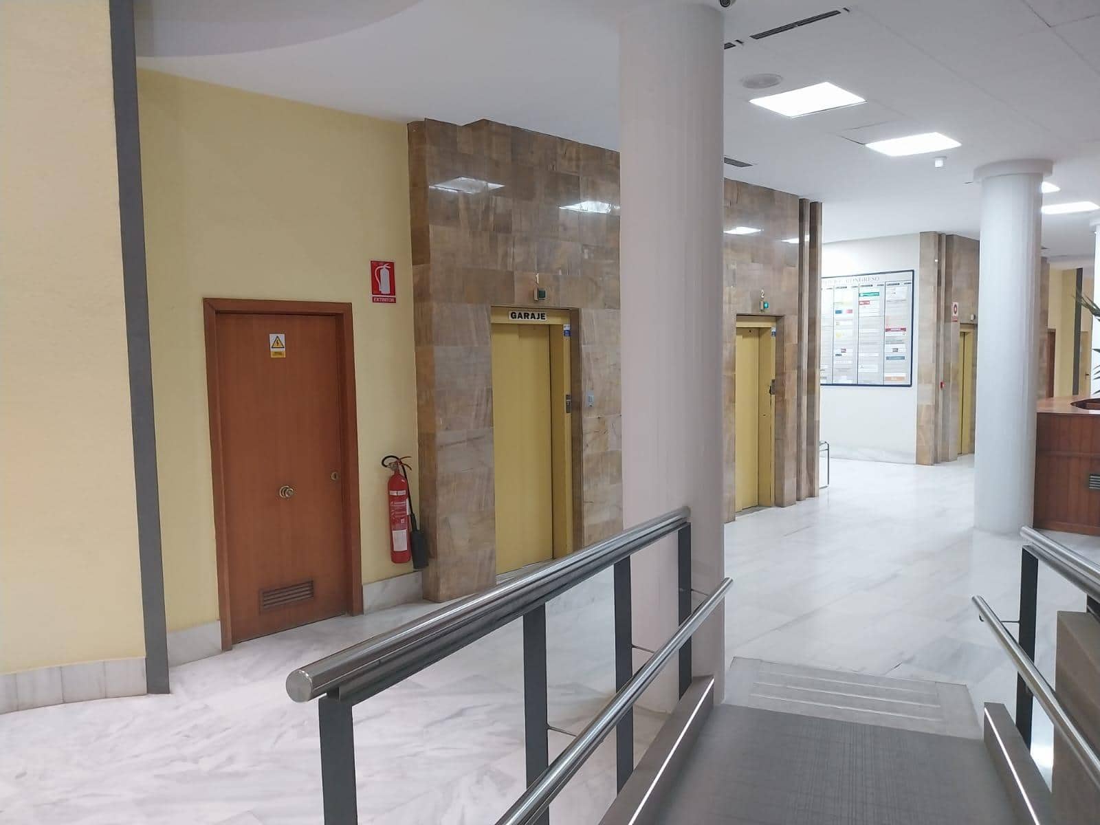 Oficina en Sevilla ciudad en venta - 55.000 € (Ref: 9431126)