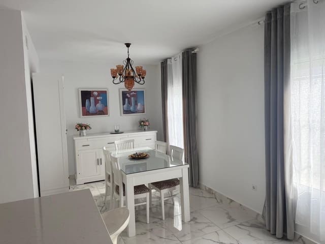 Pareado de 3 habitaciones en Ayamonte en venta con garaje - 259.000 € (Ref: 9431129)