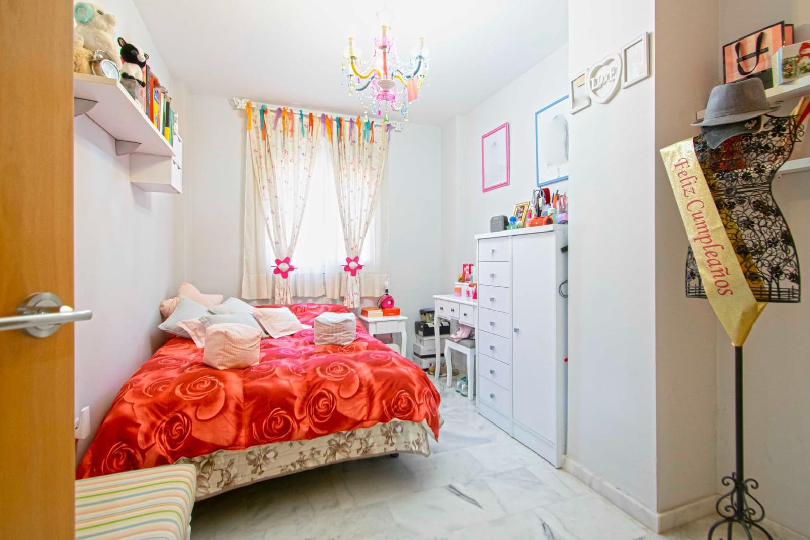 3 slaapkamer Rijtjeshuis te koop in Montequinto - € 380.000 (Ref: 9437185)