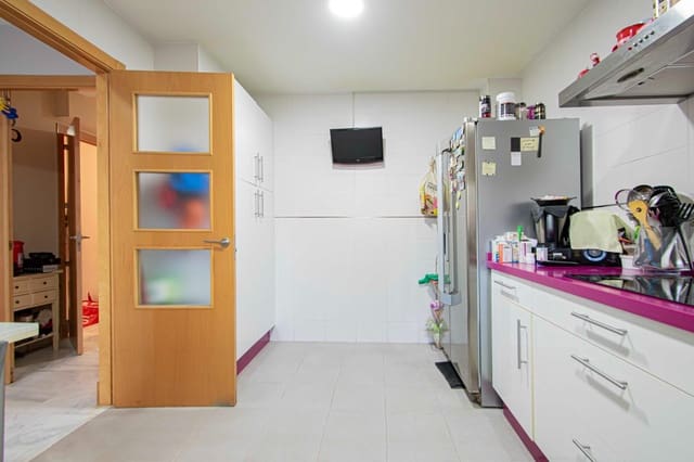 3 chambre Villa/Maison Mitoyenne à vendre à Montequinto, Dos Hermanas avec garage - 339 000 € (Ref: 9437185)