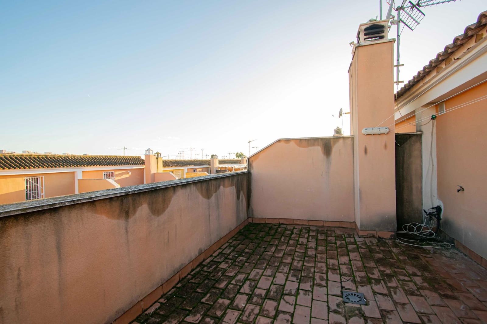 3 chambre Villa/Maison Mitoyenne à vendre à Montequinto avec garage - 339 000 € (Ref: 9437185)