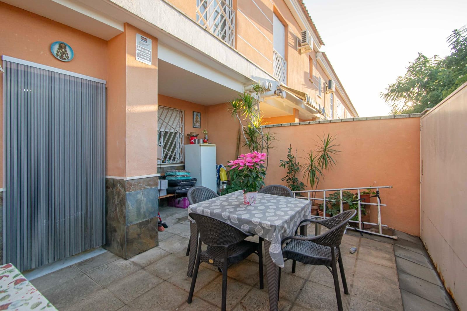 3 chambre Villa/Maison Mitoyenne à vendre à Montequinto avec garage - 339 000 € (Ref: 9437185)