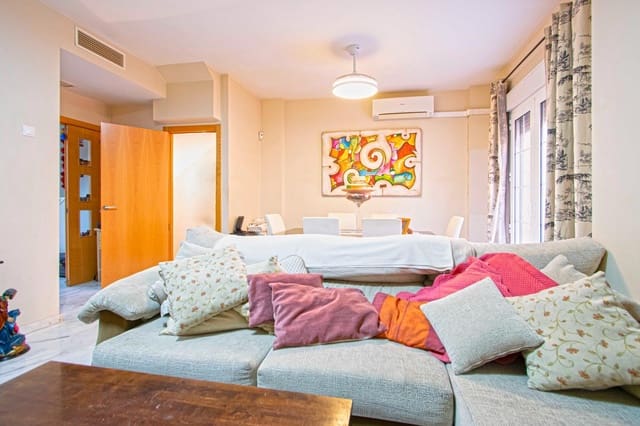 3 chambre Villa/Maison Mitoyenne à vendre à Montequinto, Dos Hermanas avec garage - 339 000 € (Ref: 9437185)