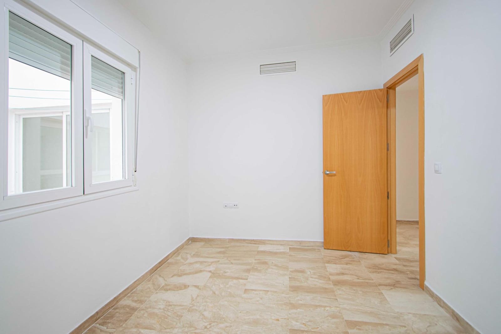 2 bedroom Apartment for sale in Alcala del Rio with garage - € 149,000 (Ref: 9437186)