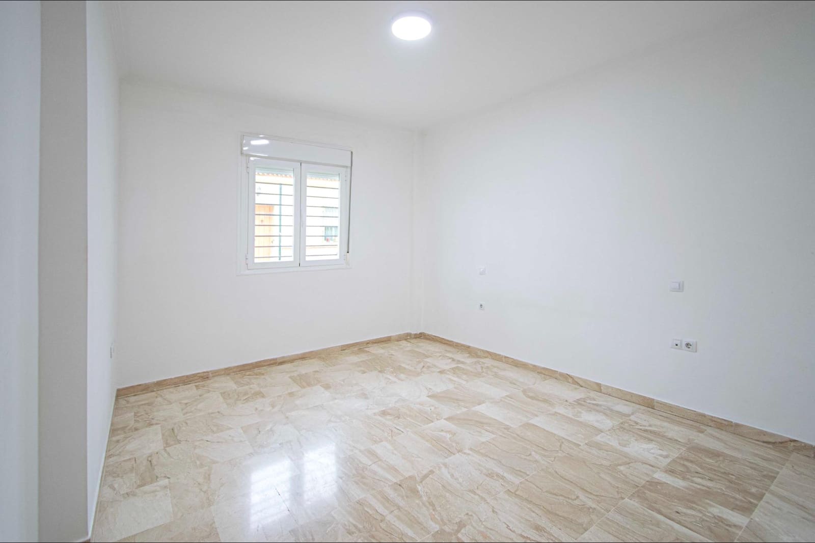 2 bedroom Apartment for sale in Alcala del Rio with garage - € 149,000 (Ref: 9437186)