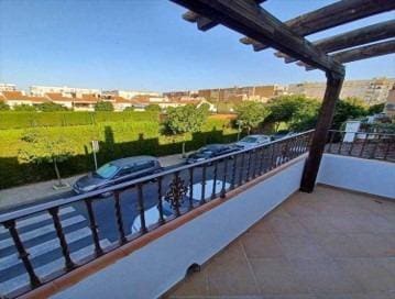 3 sovrum Radhus till salu i Sevilla stad - 330 000 € (Ref: 9437189)