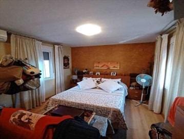 3 sovrum Radhus till salu i Sevilla stad - 330 000 € (Ref: 9437189)