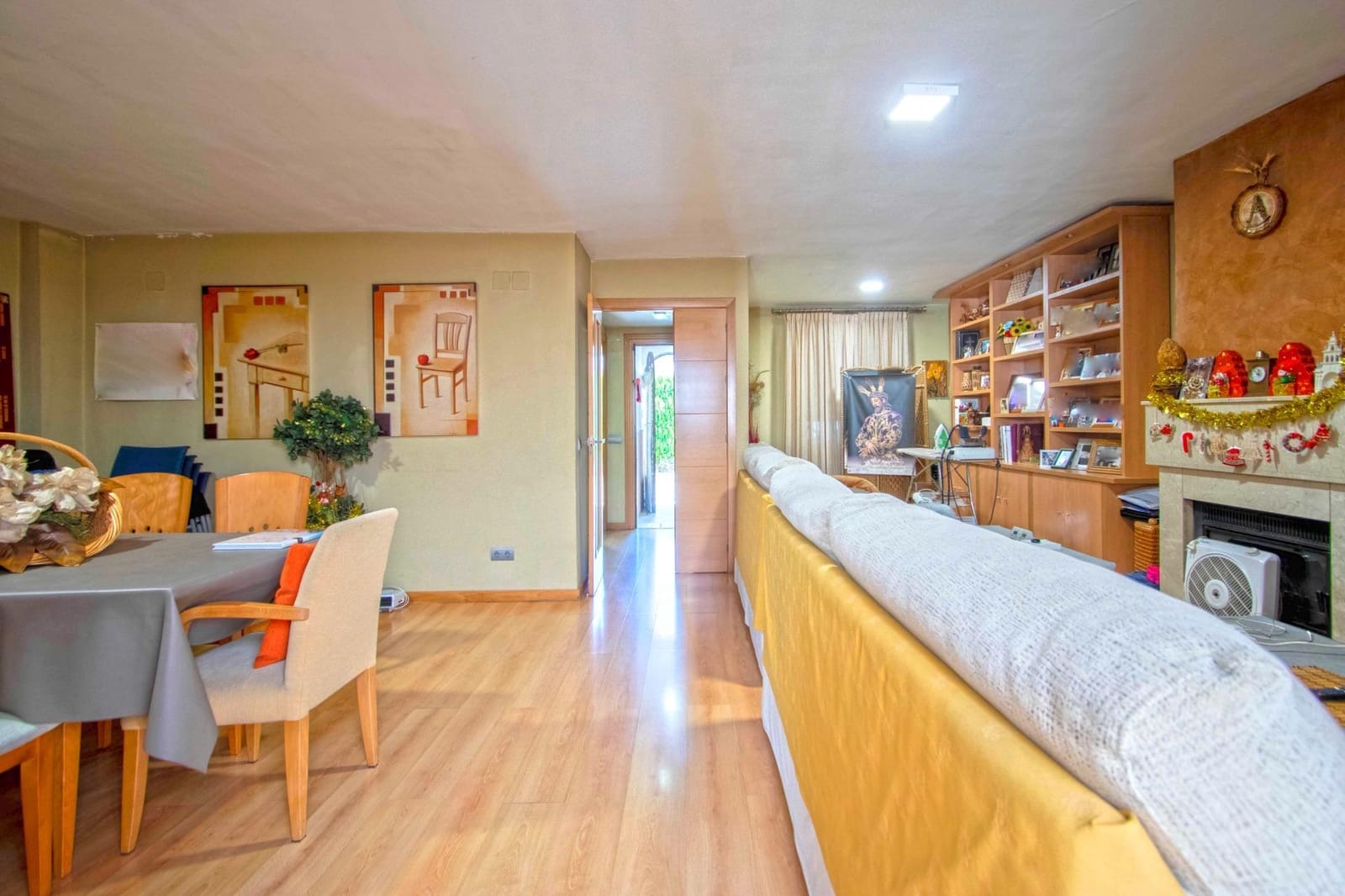 3 sovrum Radhus till salu i Sevilla stad - 330 000 € (Ref: 9437189)