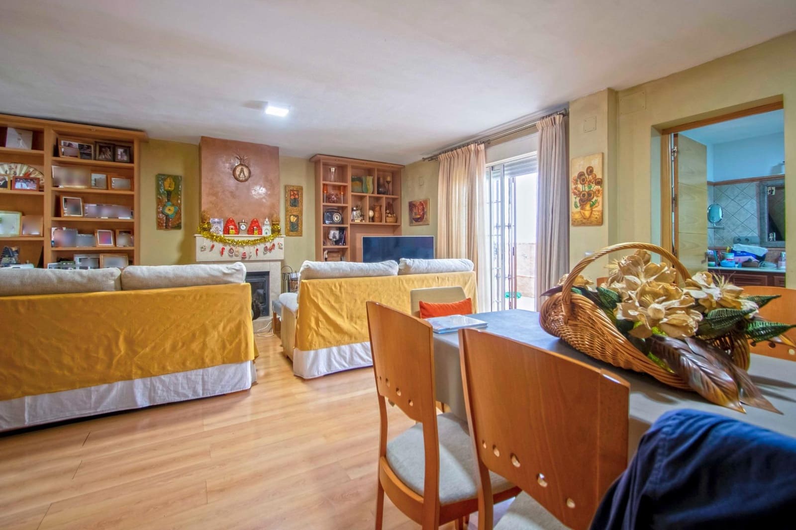 3 sovrum Radhus till salu i Sevilla stad - 330 000 € (Ref: 9437189)