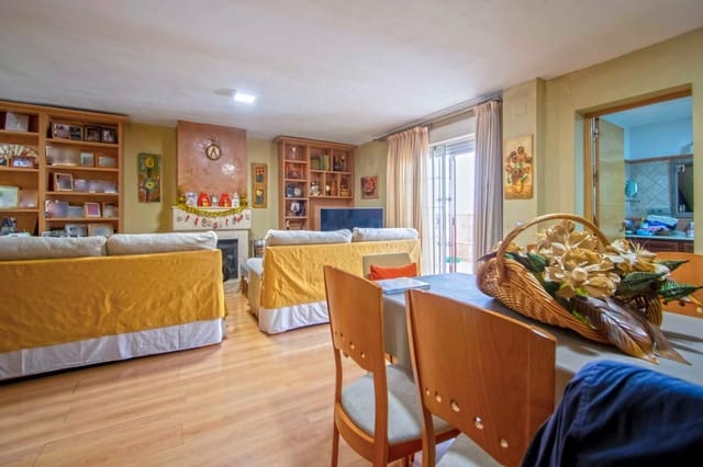 3 soveværelse Rækkehus til salg i Sevilla by - € 330.000 (Ref: 9437189)