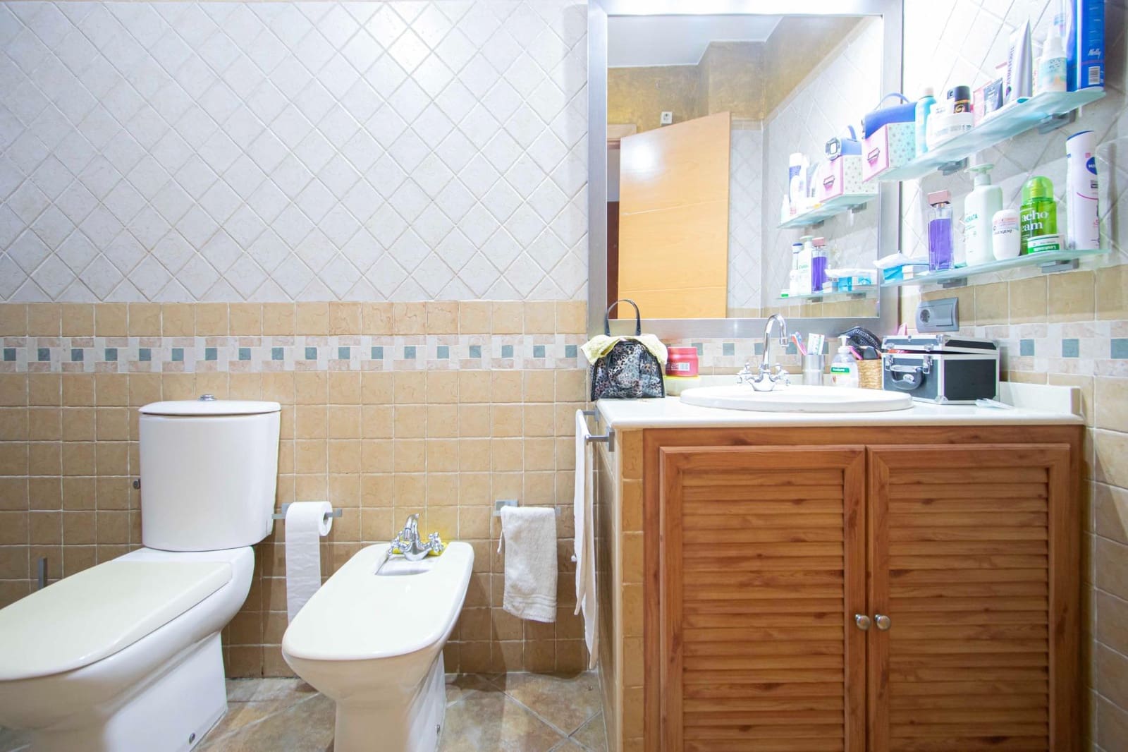 3 sovrum Radhus till salu i Sevilla stad - 330 000 € (Ref: 9437189)