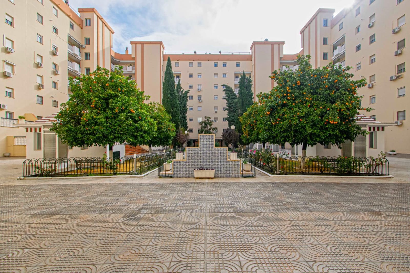 2 soverom Leilighet til salgs i Sevilla by med garasje - € 189 000 (Ref: 9437190)