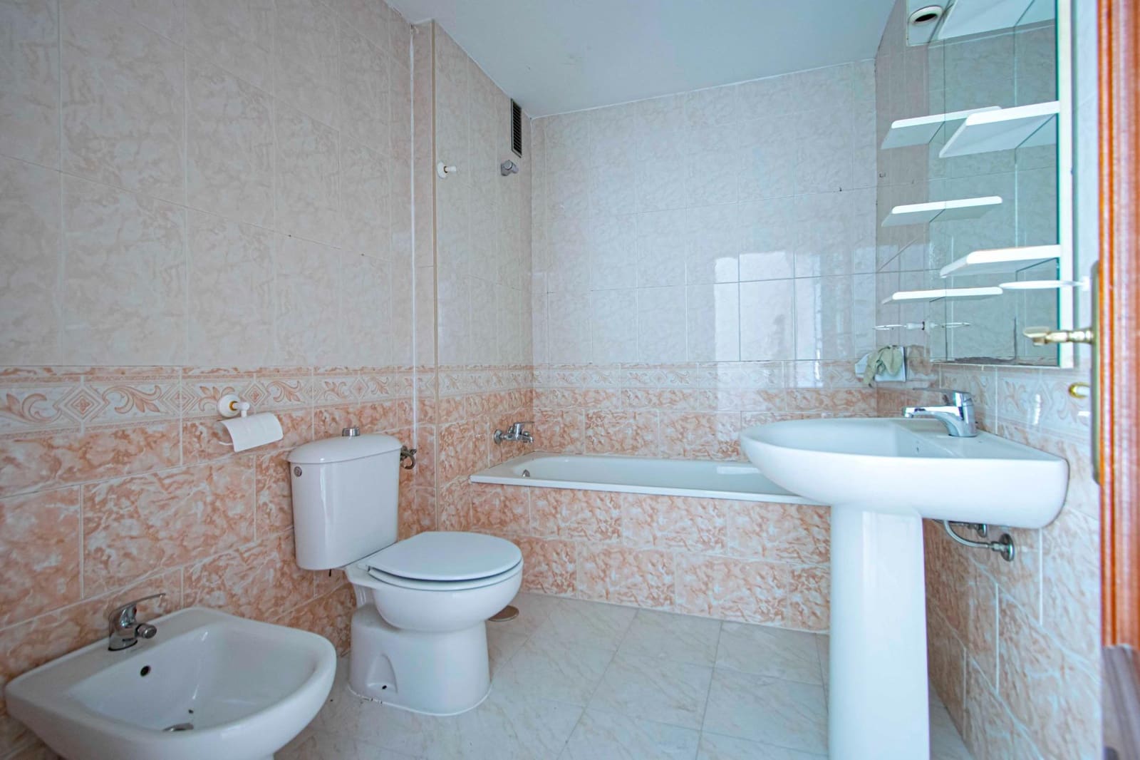 2 soverom Leilighet til salgs i Sevilla by med garasje - € 189 000 (Ref: 9437190)