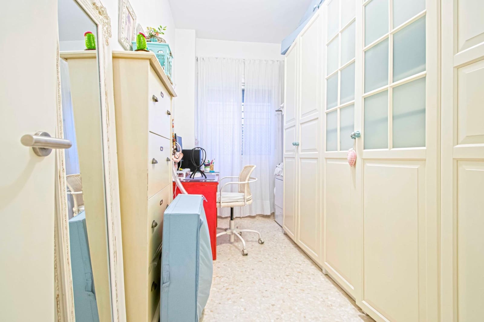 3 slaapkamer Flat te koop in Tomares met garage - € 245.000 (Ref: 9440599)