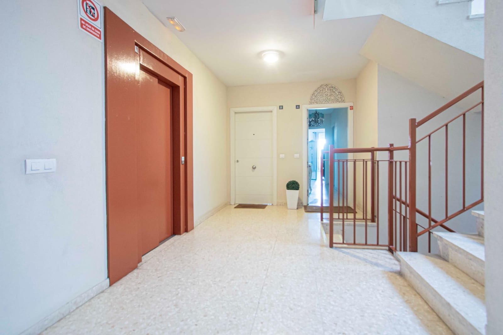 3 slaapkamer Flat te koop in Tomares met garage - € 245.000 (Ref: 9440599)