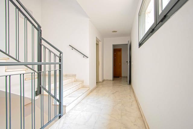 3 bedroom Flat for sale in Seville city with garage - € 228,000 (Ref: 9451083)