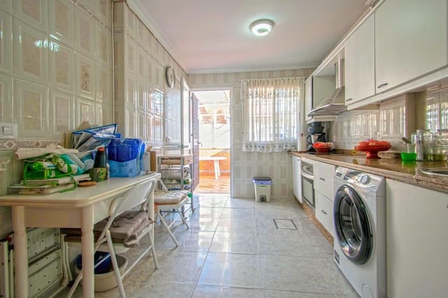 5 slaapkamer Rijtjeshuis te koop in Sevilla stad - € 363.000 (Ref: 9452204)