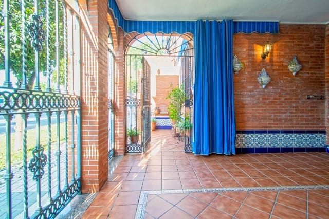 5 slaapkamer Rijtjeshuis te koop in Sevilla stad - € 363.000 (Ref: 9452204)