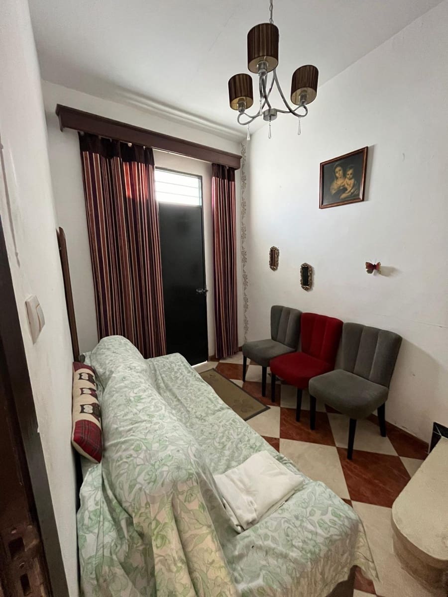 4 slaapkamer Huis te koop in Pilas - € 130.000 (Ref: 9452210)