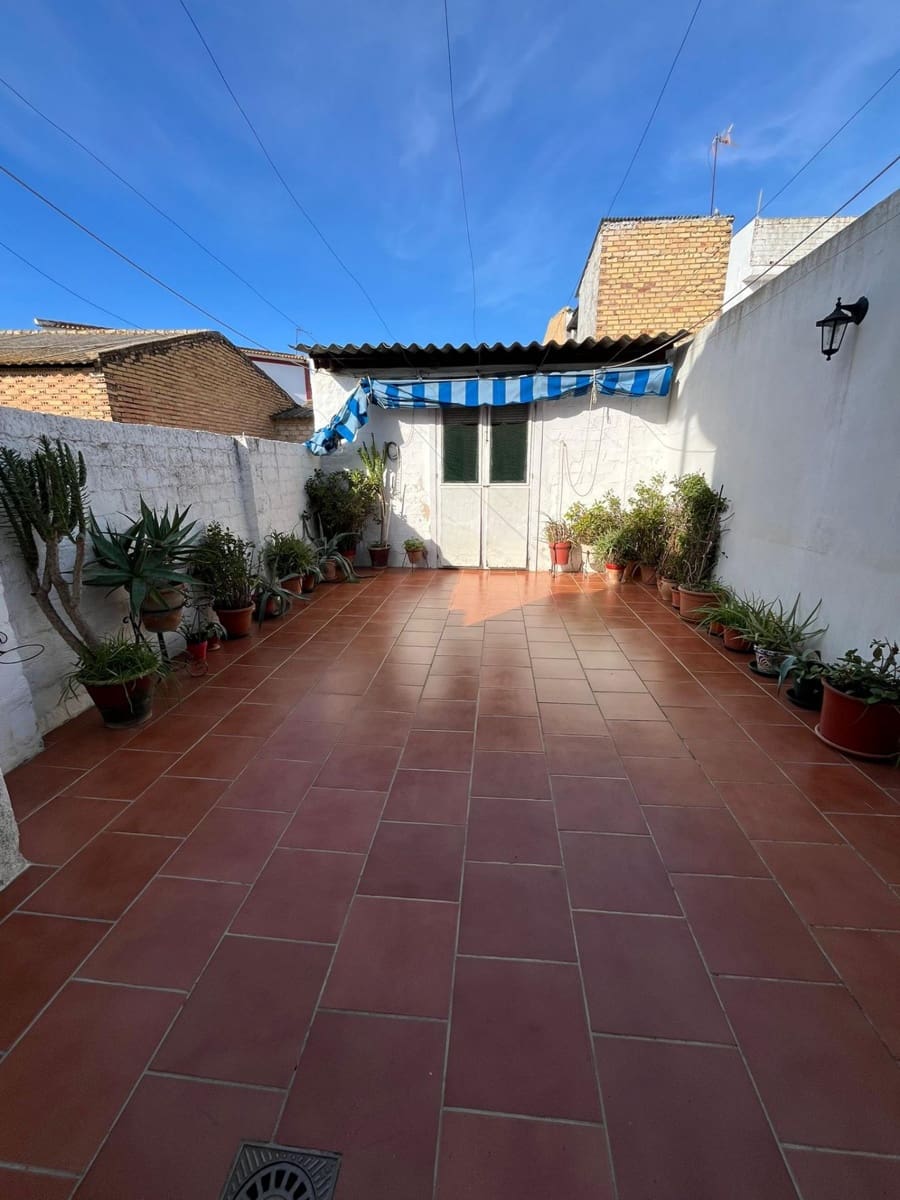 4 slaapkamer Huis te koop in Pilas - € 130.000 (Ref: 9452210)